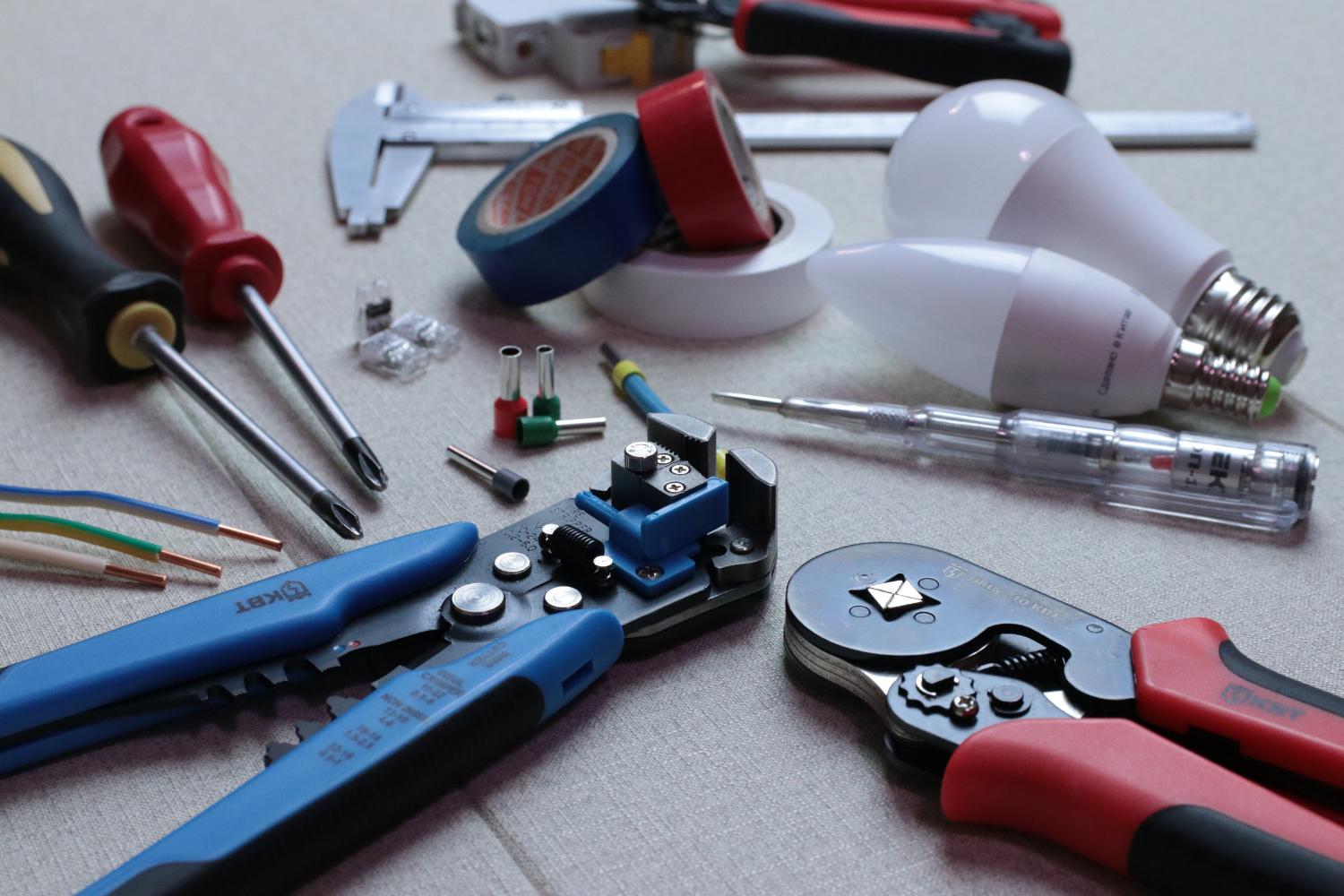 CLEAR INSURANCE IRELAND Electrican Tools Banner